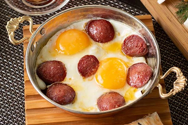 Sucuklu Yumurta